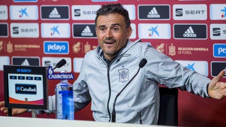 Luis Enrique se rinde a Jordi Alba