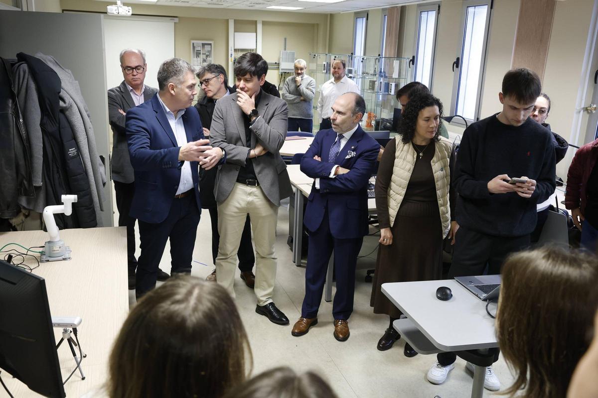La visita del rector al Campus de Gijón, en imágenes