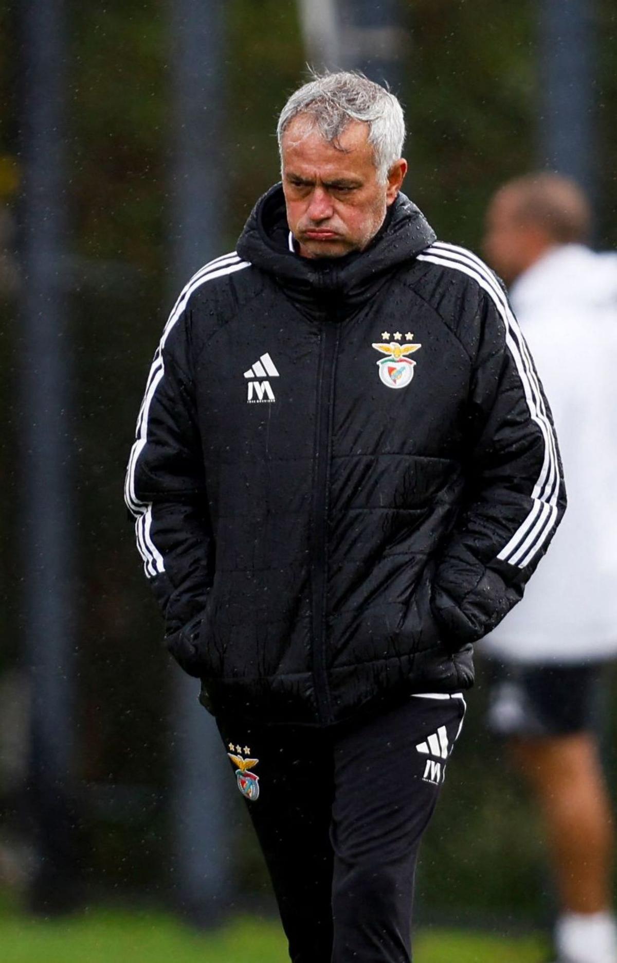 Mourinho rep el seu "nen" a Lisboa