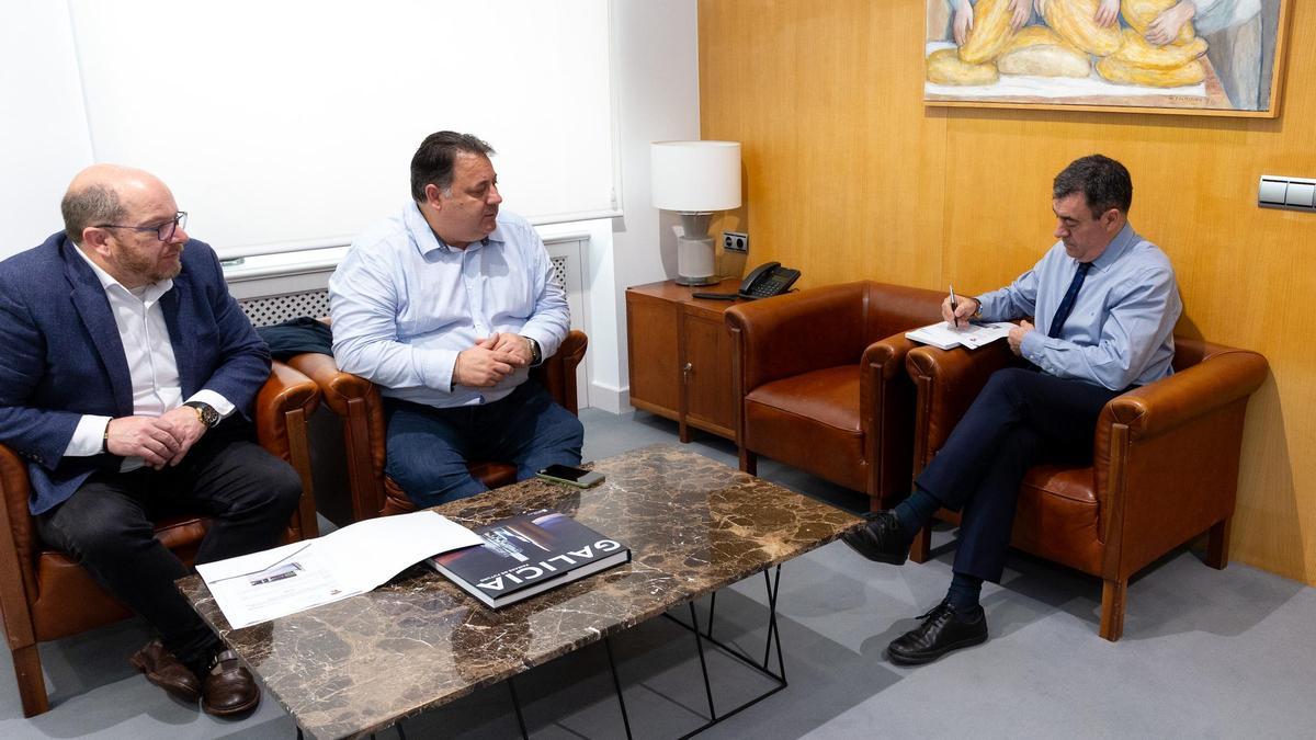 Manuel Ferreiro, esq., Roberto Rey e Román Rodríguez
