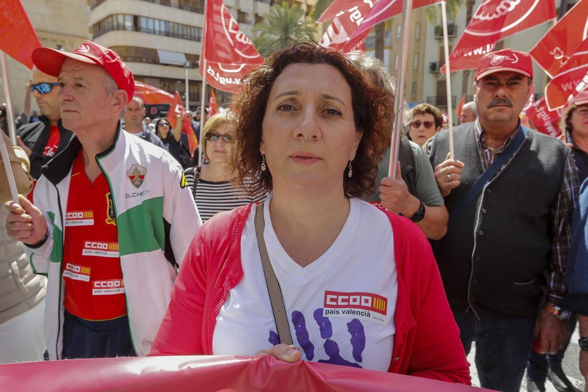 Carmen Palomar, en una imagen de archivo de una manifestacion el Primero de Mayo en Elche