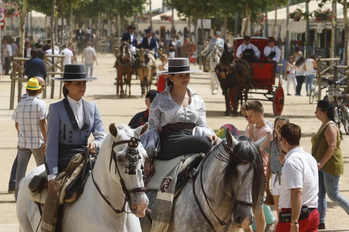 Fotogalería / Paseo de caballos en la Feria de Córdoba