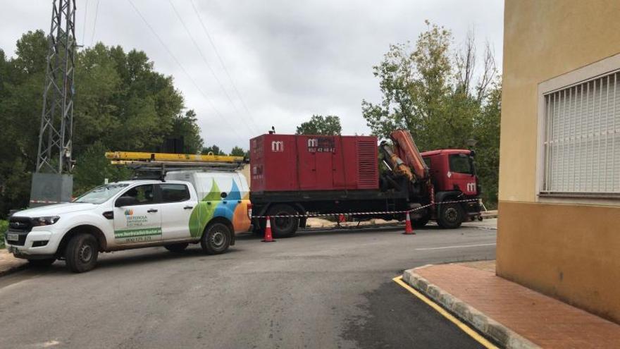 Iberdrola usó hasta cinco generadores para garantizar el servicio durante las reparaciones. | IBERDROLA