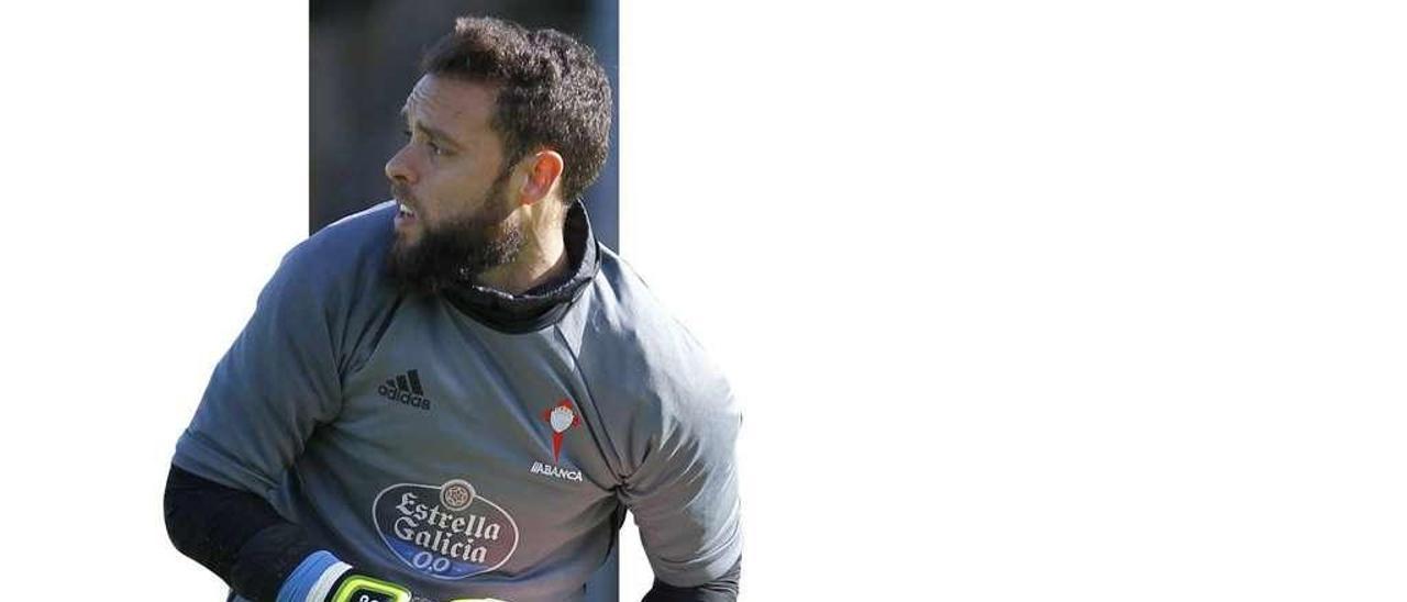 Sergio Álvarez, durante el entrenamiento de ayer en A Madroa