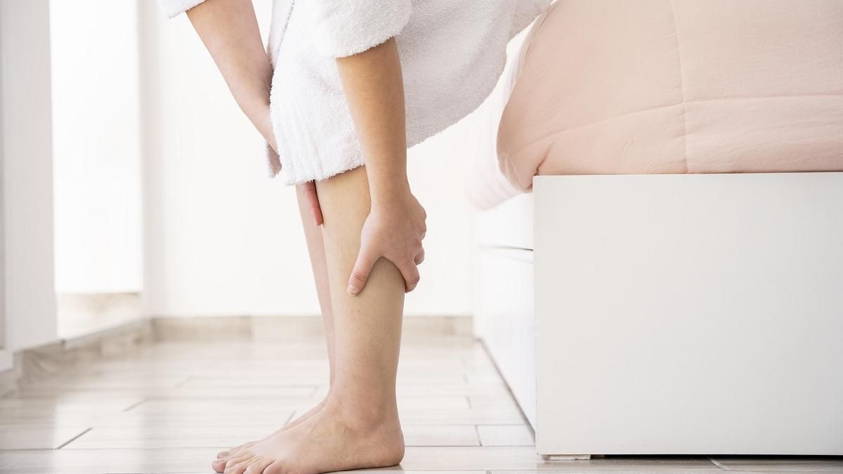 Adiós a las piernas cansadas y pesadas: trucos para eliminar la hinchazón.