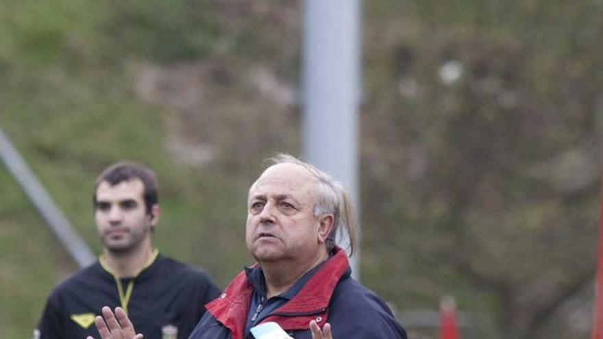 Raúl González, durante un partido del Tuilla.