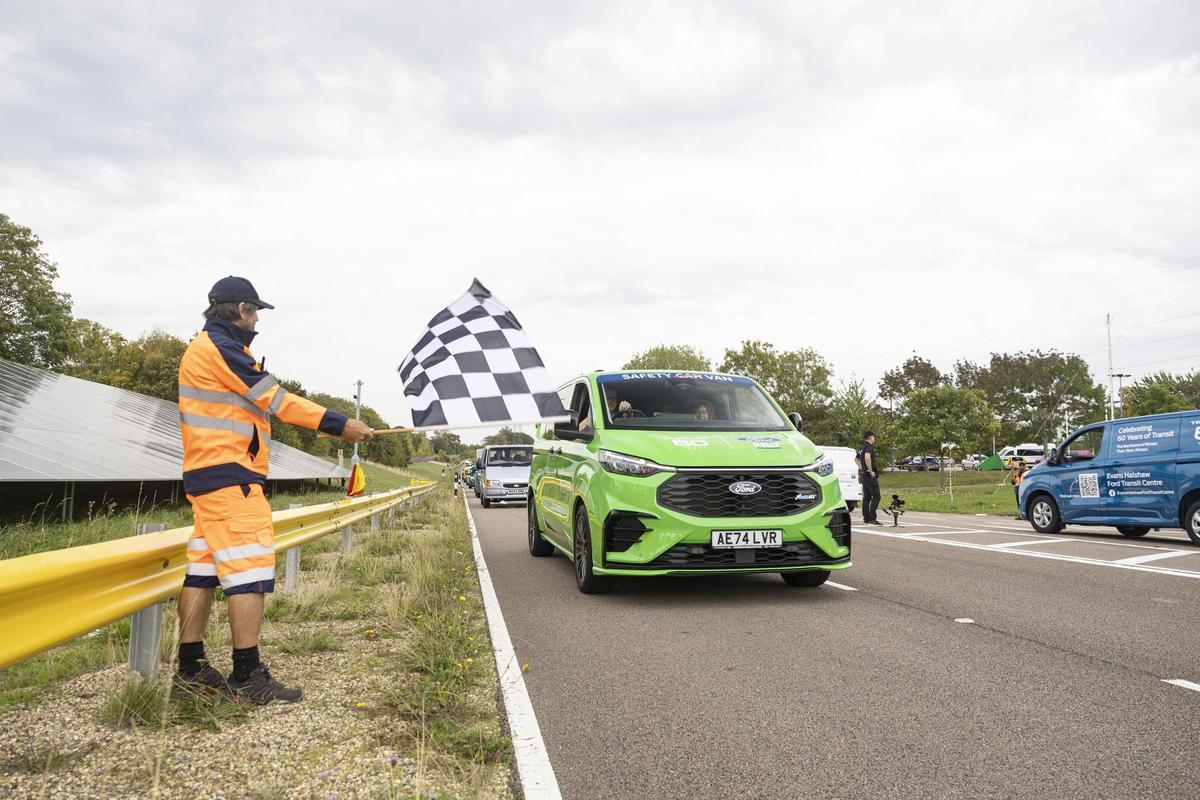 Ford consiguiendo el Record Guinness