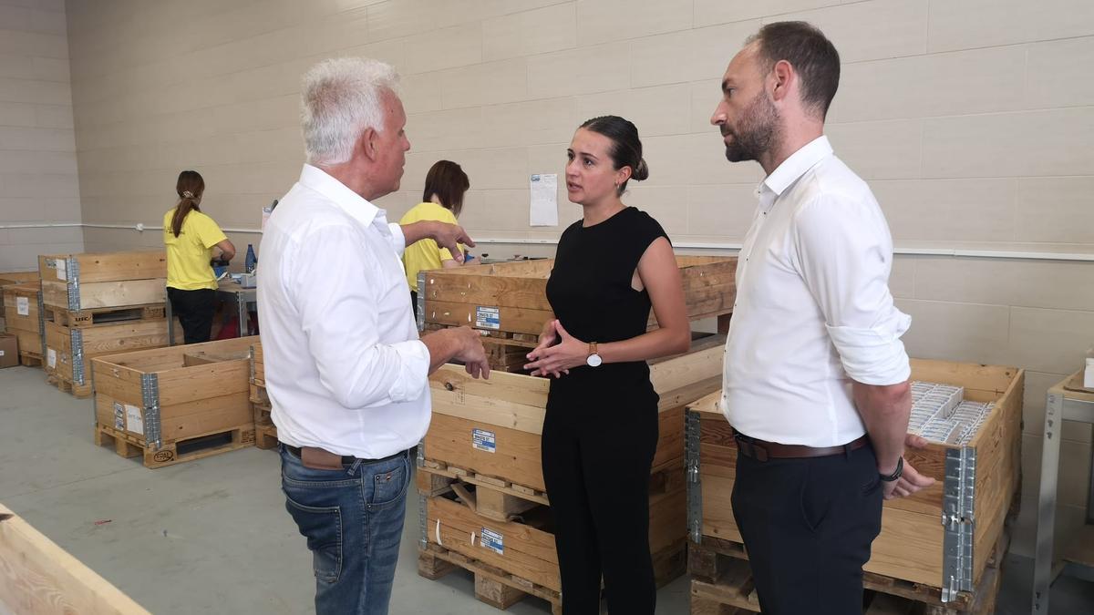 La alcaldesa, Tania Baños, y el concejal de Empleo, Jorge García, en una foto de archivo.