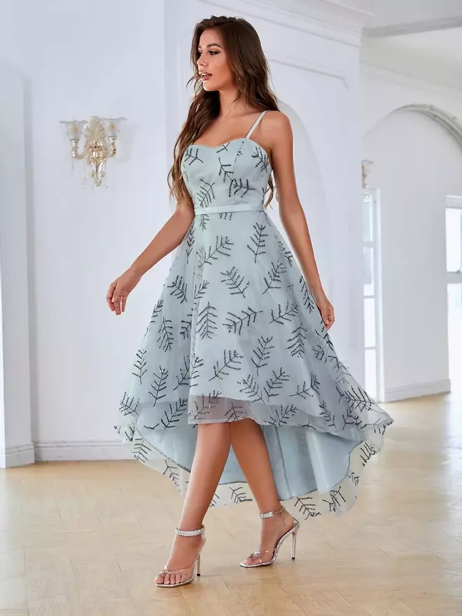 Vestido midi asimétrico con bordados joya de Shein