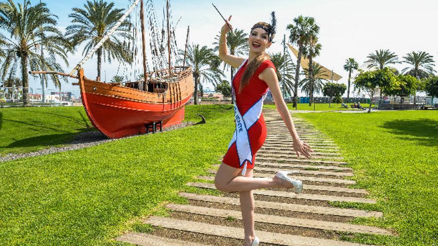 La candidata Mónica Monzón, en representación de Pequeño Valiente, en la trasera del parque Santa Catalina, el jueves.