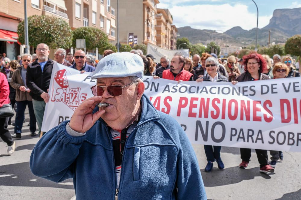 Manifestación en Elda-Petrer por la subida de las pensiones.