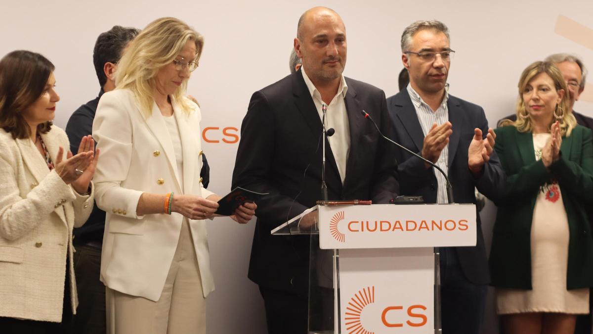 Pedro G. Rex, visiblemente emocionado tras la debacle de su partido en el 28M