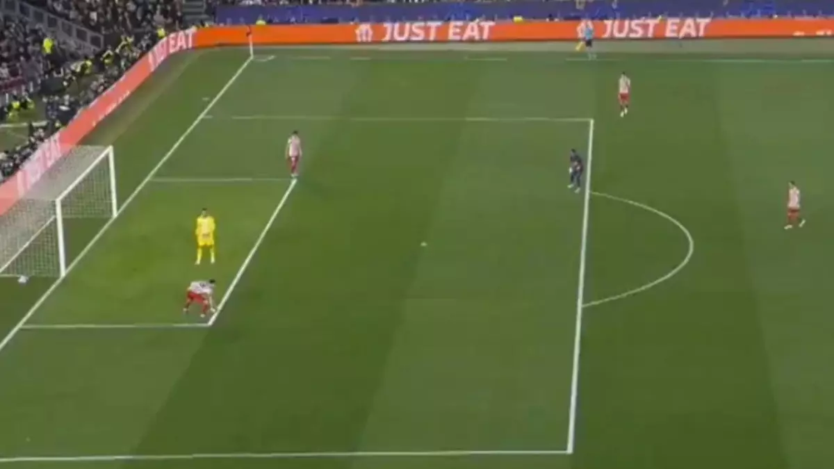 قرار جديد من UEFA يحسم قضية بوبيل مع برشلونة 4 a86284ff 694e 4aed bee4 06b111f5e889 source aspect