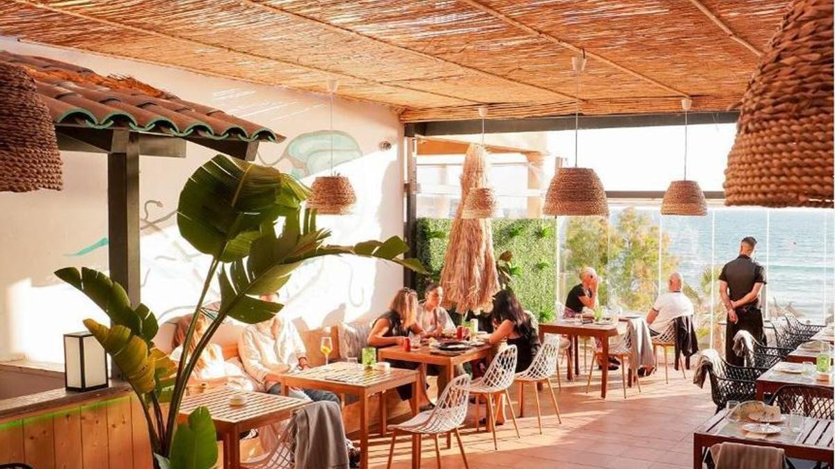 Esta es la terraza nueva que promocionaba el local derrumbado, el Medusa Beach Club, en redes sociales.