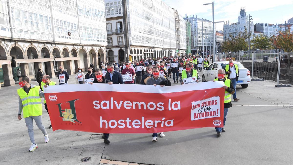 Manifestación de hosteleros en A Coruña para reclamar ayudas para la supervivencia del sector.