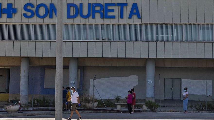 La transformación del antiguo hospital de Son Dureta en un centro sociosanitario aportará la mayor inyección económica al sector de la construcción, con un presupuesto que supera los 60 millones de euros.