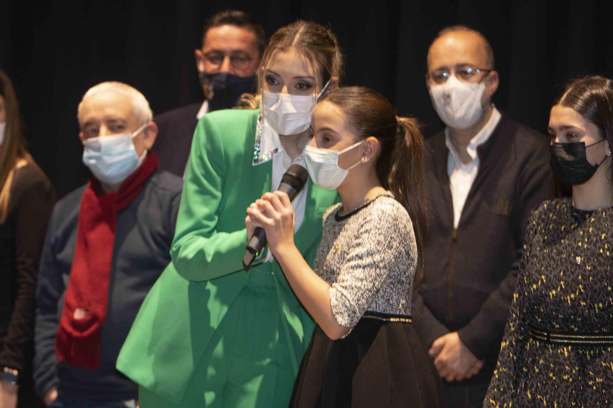 Inauguración de la exposición del "ninot" celebrada en la cada de la cultura de Alzira.