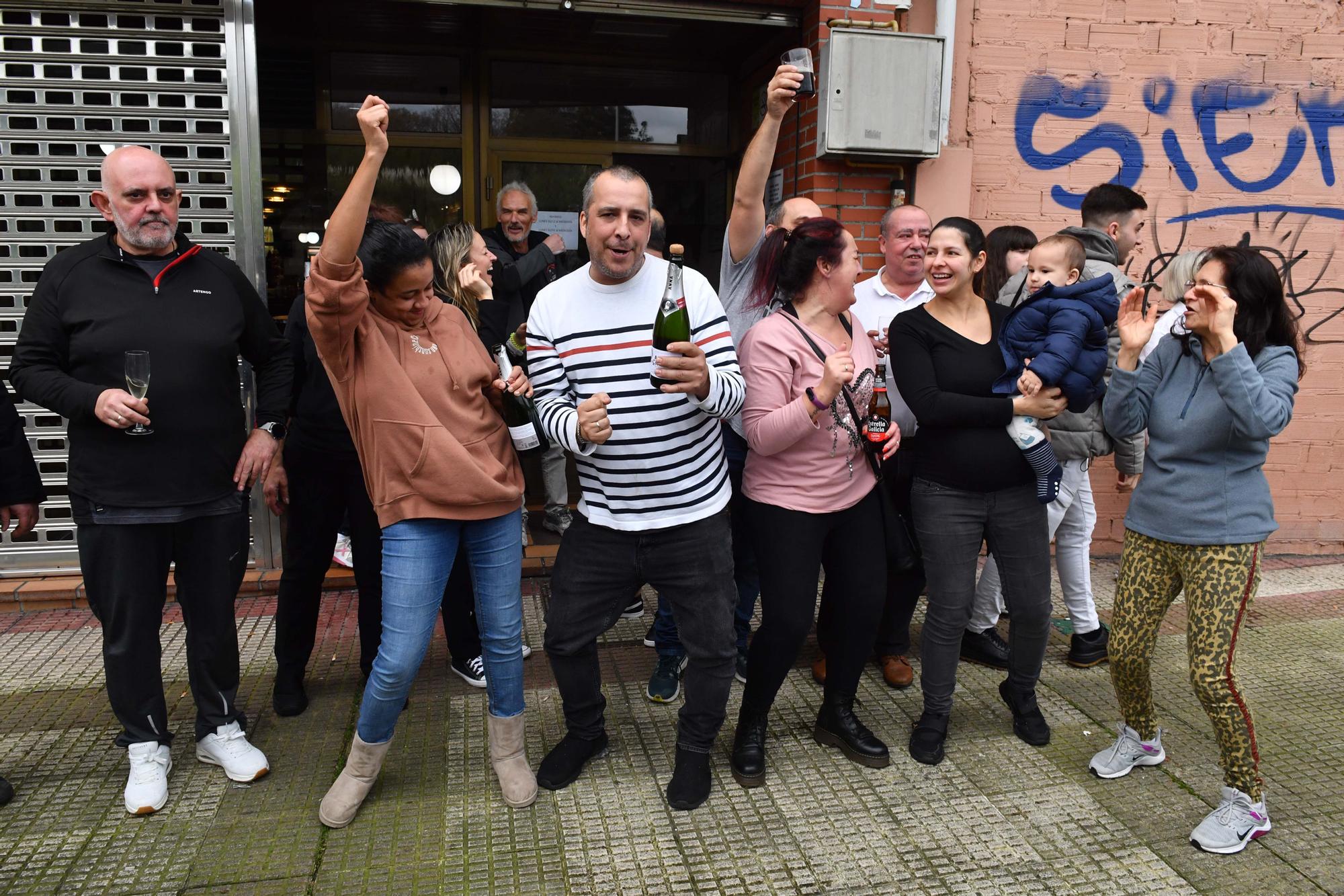 El Gordo cae en A Coruña: El primer premio de la Lotería de Navidad deja 180 millones entre la calle Barcelona y El Gaucho I