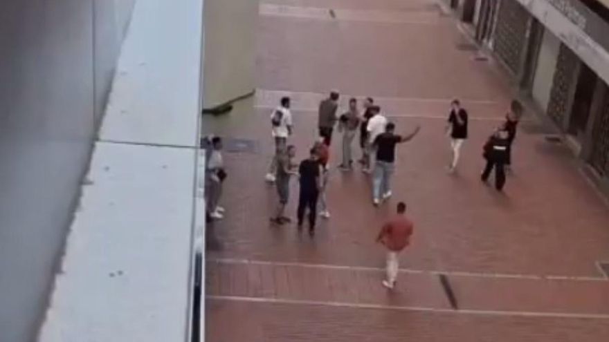 Peleas y ruidos en Playa Chica tras la noche de San Juan