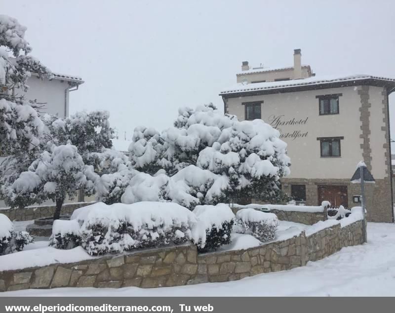 Castellfort se cubre de nieve