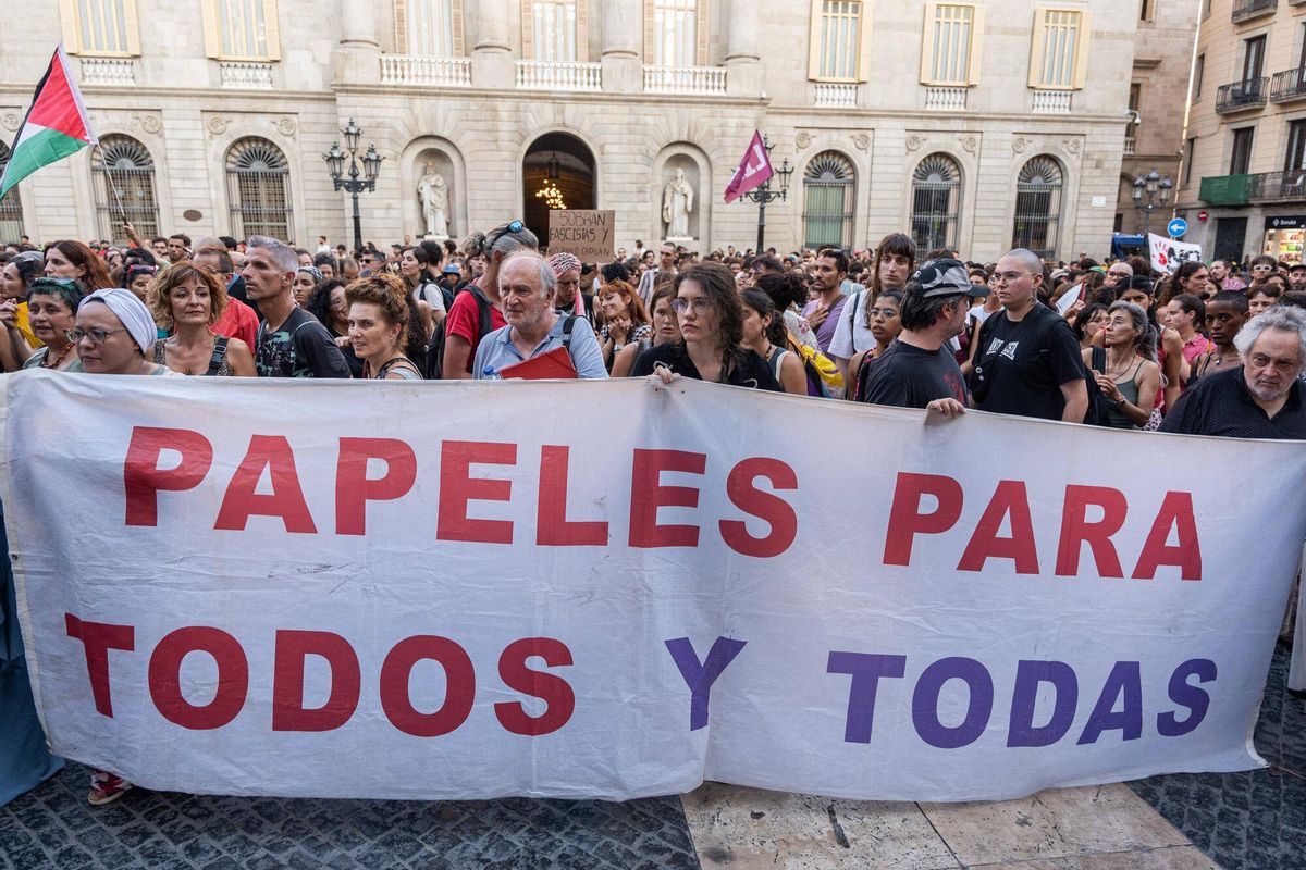 Manifestación antiracista y antifascista en Barcelona después de lo sucedido en Torre Pacheco y del auge de la extrema derecha. 