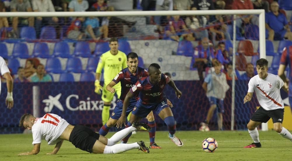 Las mejores imágenes del Levante - Sevilla Atlético