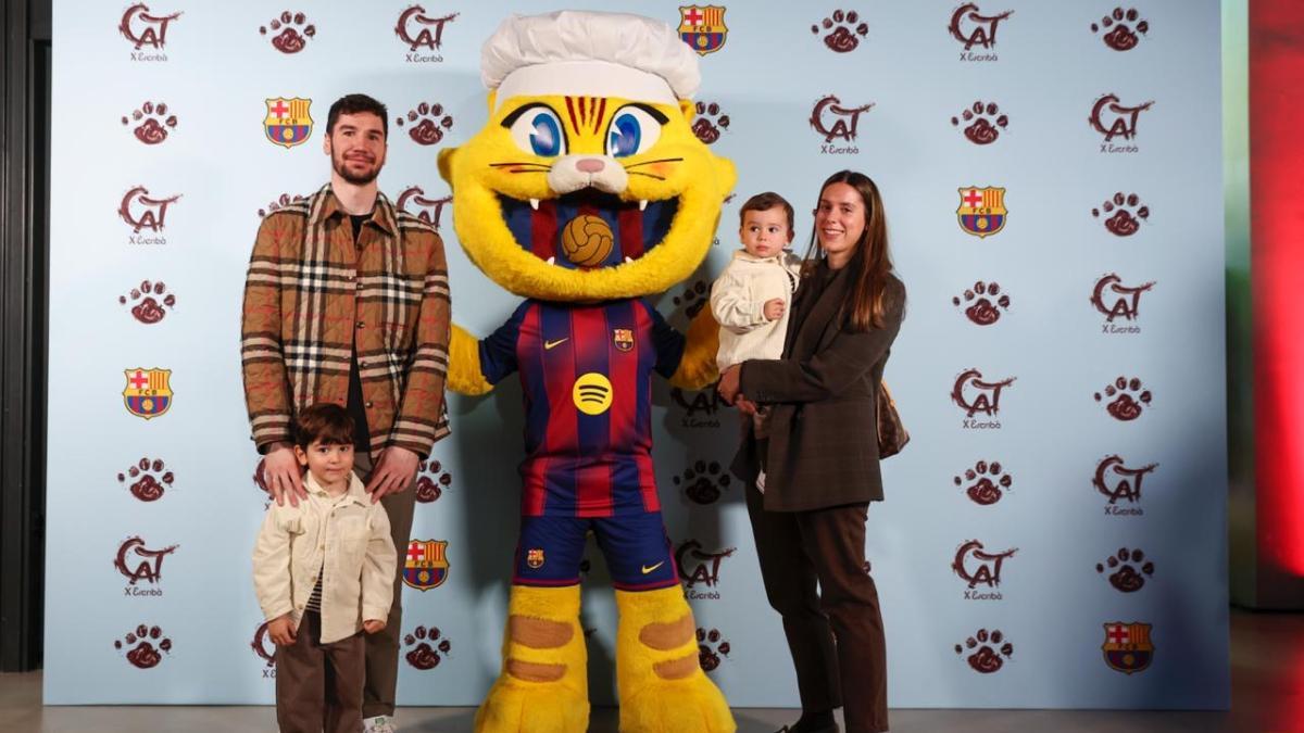 Darío Brizuela, junto a su familia en la presentación de CAT