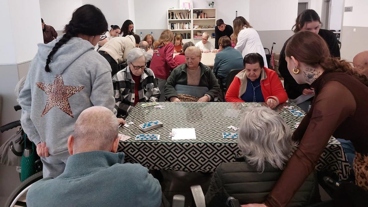 Bingo con los mayores residentes en Monesterio