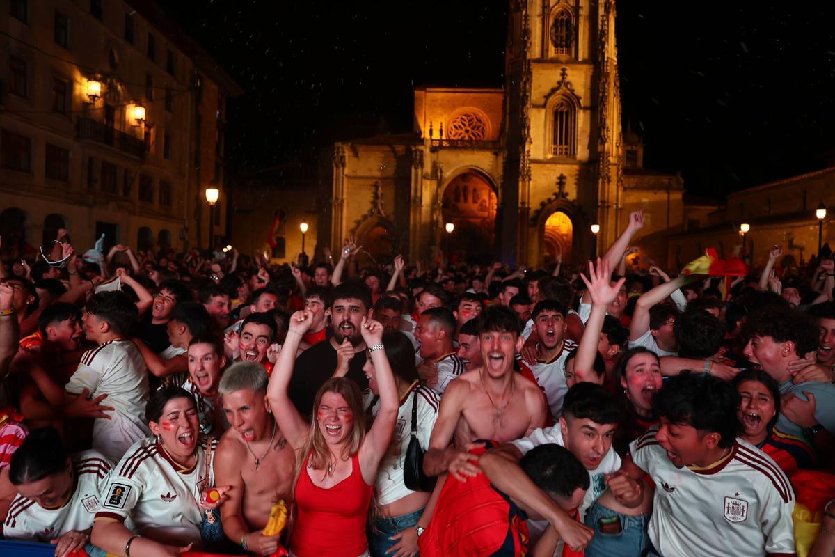 Así se vivió el triunfo de España en Oviedo