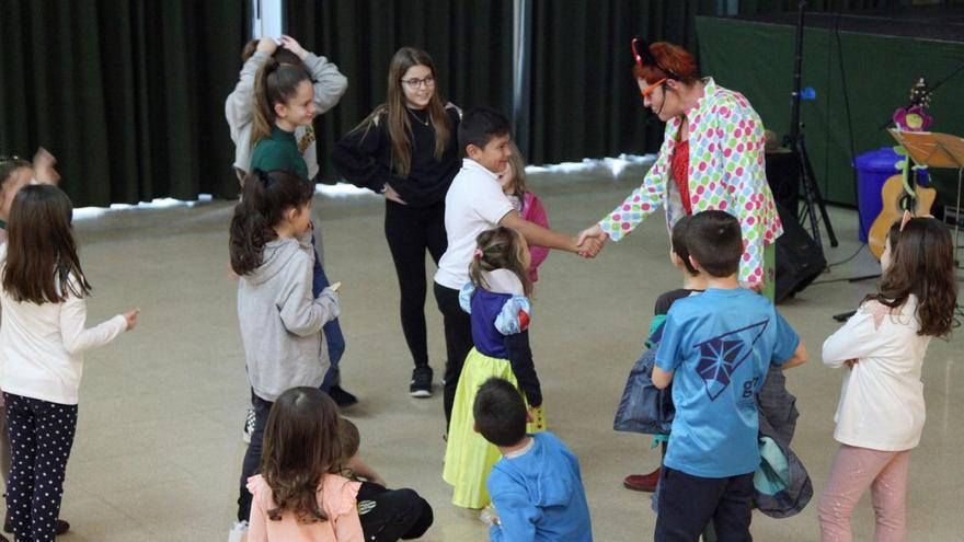 Animació infantil durant la festa de la Candelera de Palau-saverdera el 2020.