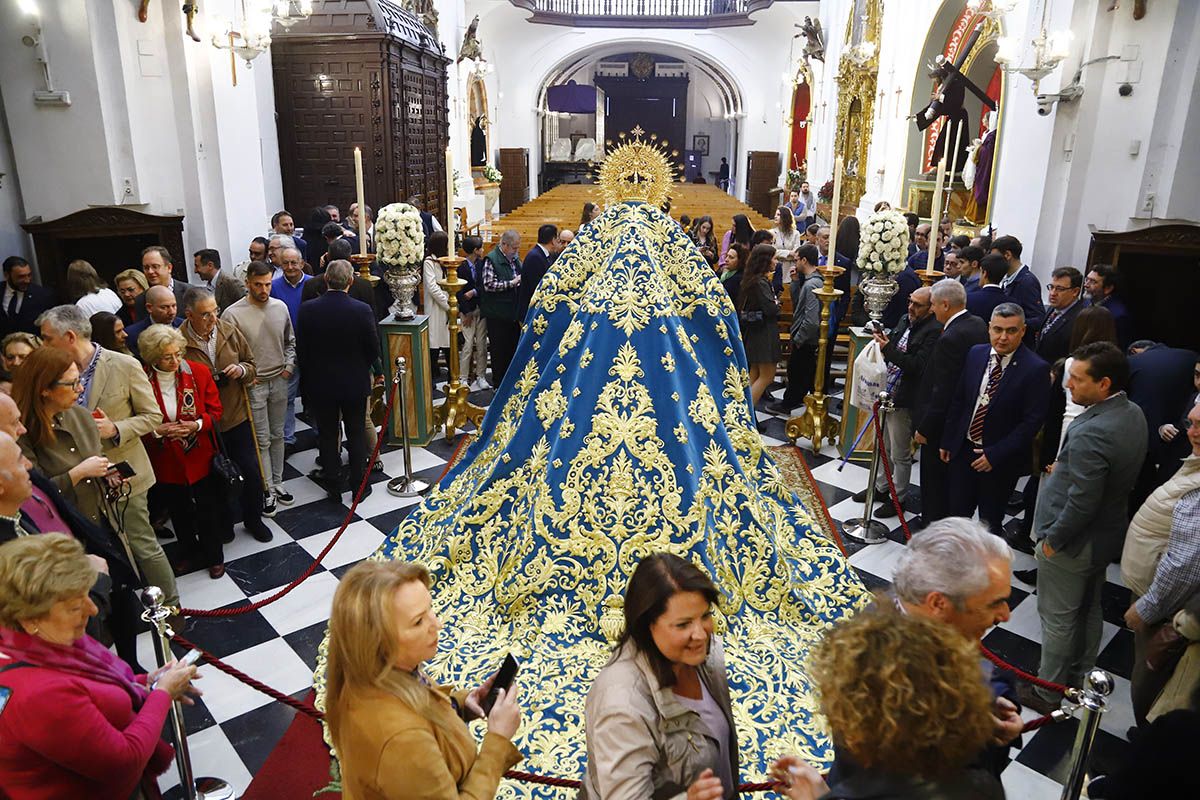 El nuevo manto de la Virgen de la Trinidad, en imágenes