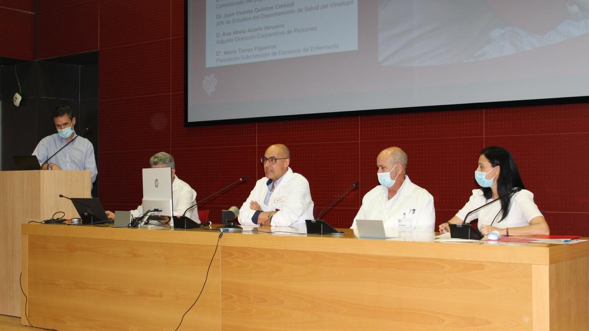 Acto de bienvenida a los nuevos residentes.