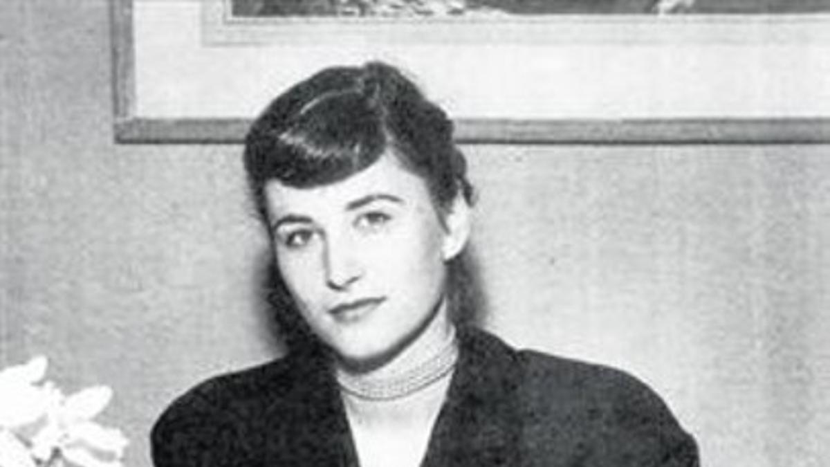 Assia Wevill, en 1950, cuando trabajaba como secretaria en Canadá.