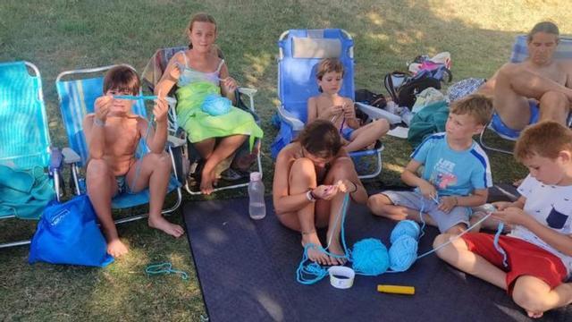 Los más pequeños disfrutan de las piscinas.  | SERVICIO ESPECIAL