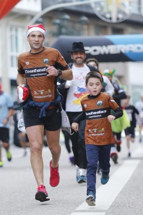 Miles de participantes celebraron el fin de año por el centro de Vigo