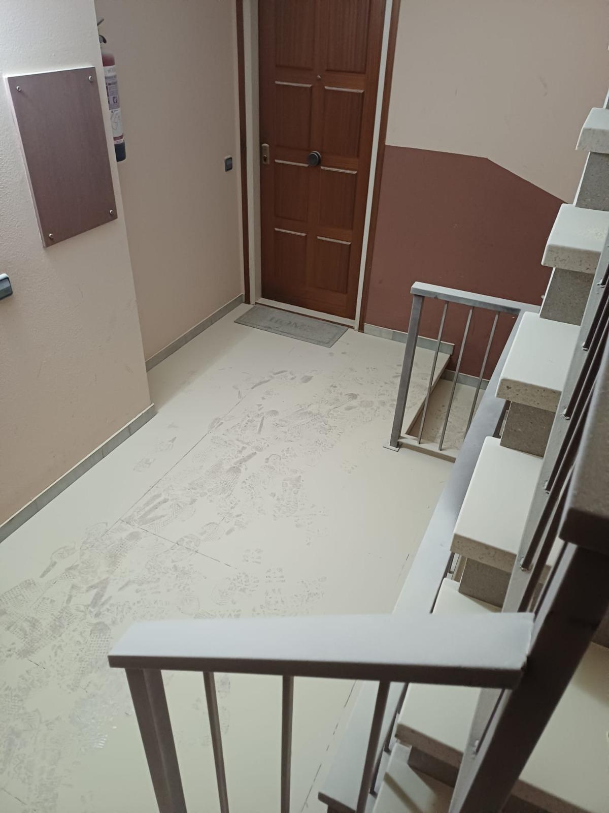 Les fotos de les destrosses després d'una discussió pel volum a Girona Les fotos de les destrosses després d'una discussió pel volum a Girona