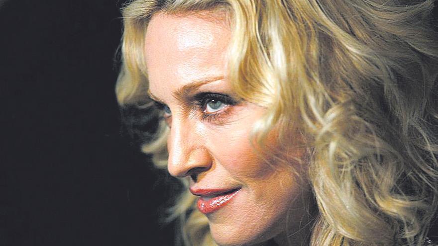Madonna rompe a llorar por su salud en pleno concierto