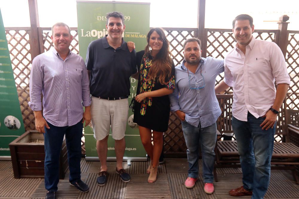 Cordial ambiente en la terraza de La Opinión, entre representantes políticos populares y socialistas a nivel regional y provincial.