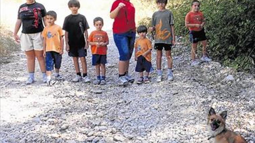 La Pobla de Benifassà recibe a los 8 niños ‘salvadores’ de la escuela