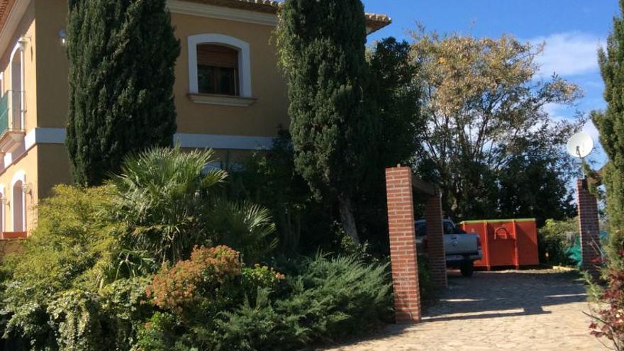 Descubren una plantación de marihuana en el sótano de una casa antigua de Pedreguer