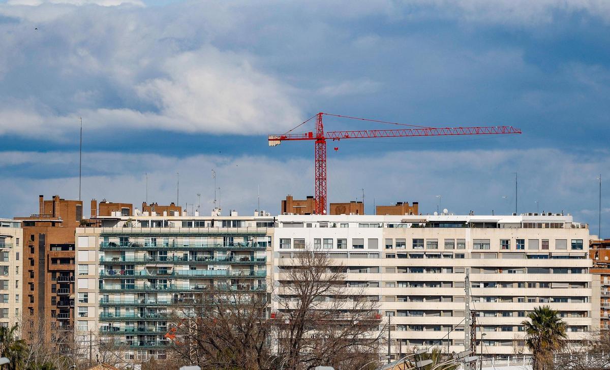 Edificios de viviendas junto a la Ciudad de las Ciencias de València.