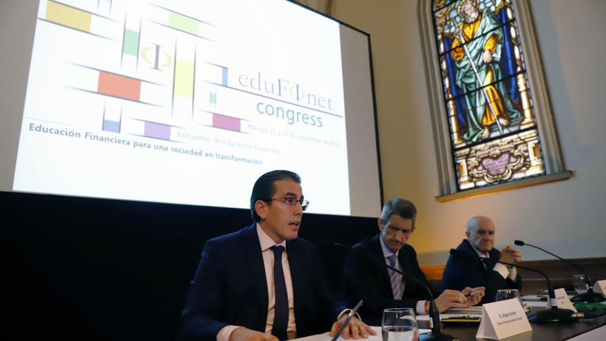 Sergio Corral, José M. Domínguez y Eduardo Bandrés inauguraron el congreso.