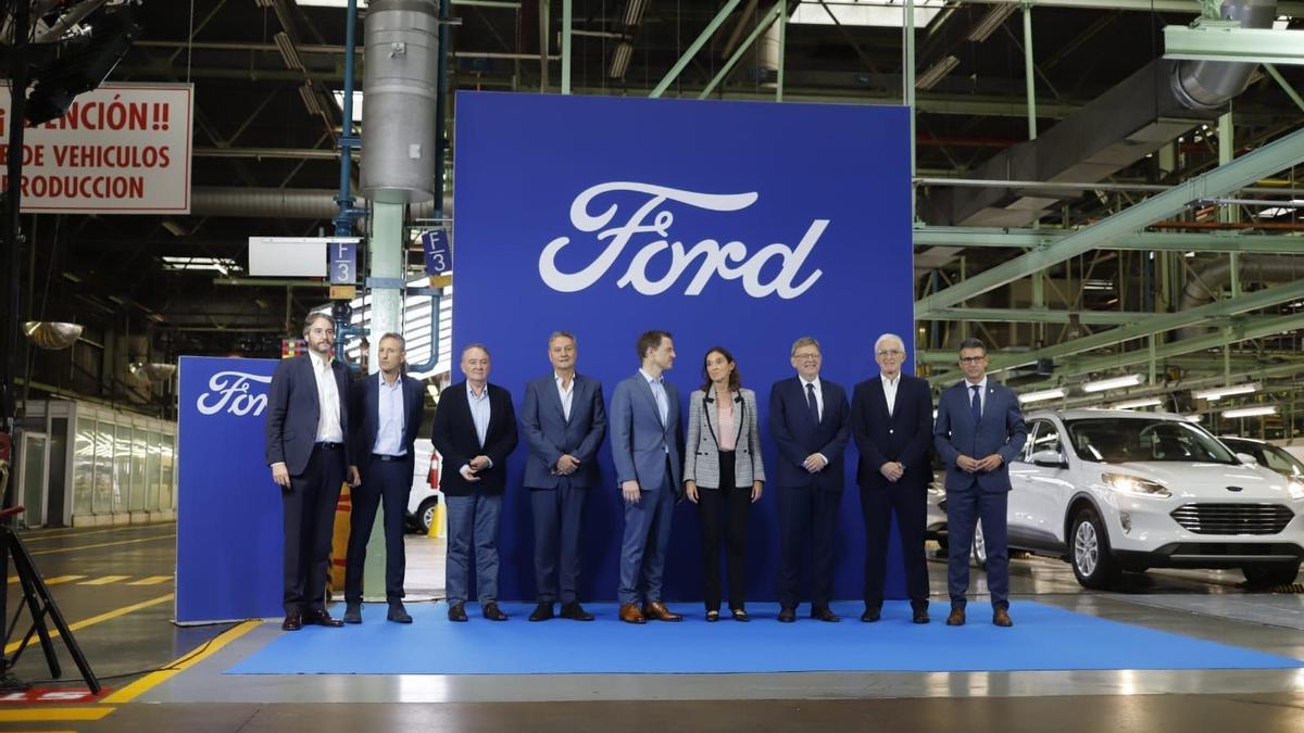 La ministra Reyes Maroto de visita en Ford Almussafes.