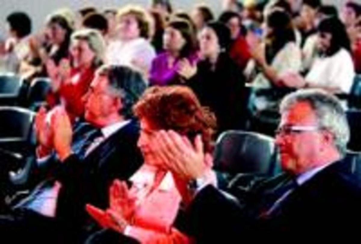 Record Roser Rahola, viuda de Vicens Vives, en l’acte. Record Roser Rahola, viuda de Vicens Vives, en l’acte.
