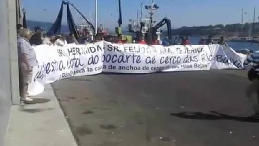 El cerco protesta en Portosín para exigir más cupo de anchoa