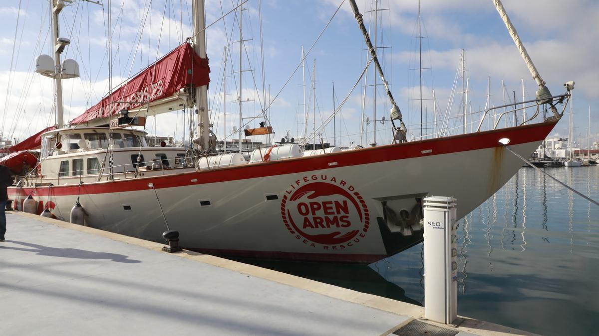 El buque Astral, esta mañana en el puerto de Palma.