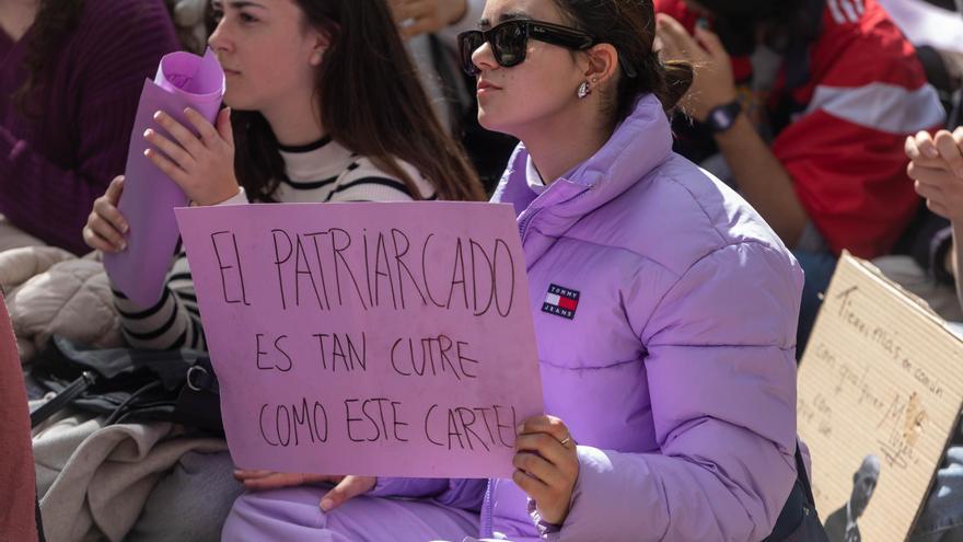 El Gobierno acusa a Barcala de ser «rehén» de la ultraderecha por eliminar los puntos violeta en Alicante