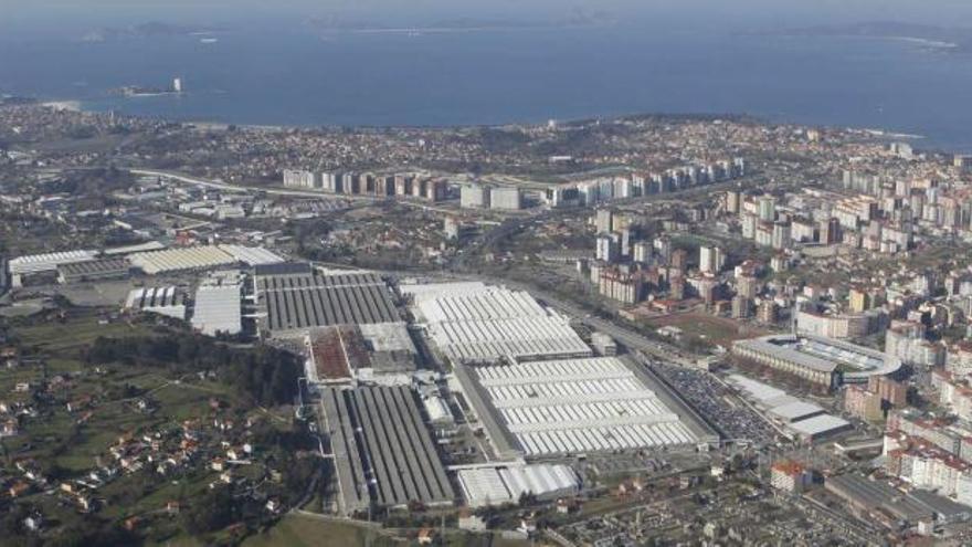 La generación de energía fotovoltaica será posible gracias a la orientación hacia el sur de las cubiertas de las naves.  // R. Grobas