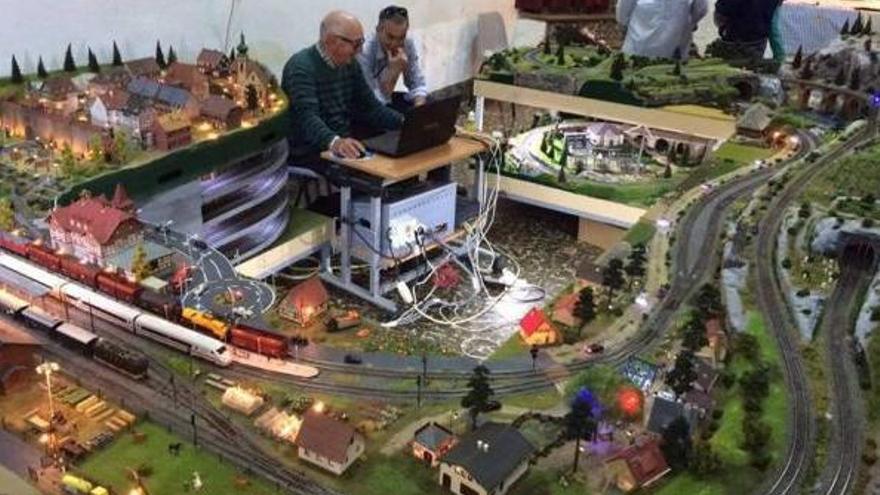 Los Amigos del Ferrocarril presentan una gran maqueta en la estación Intermodal