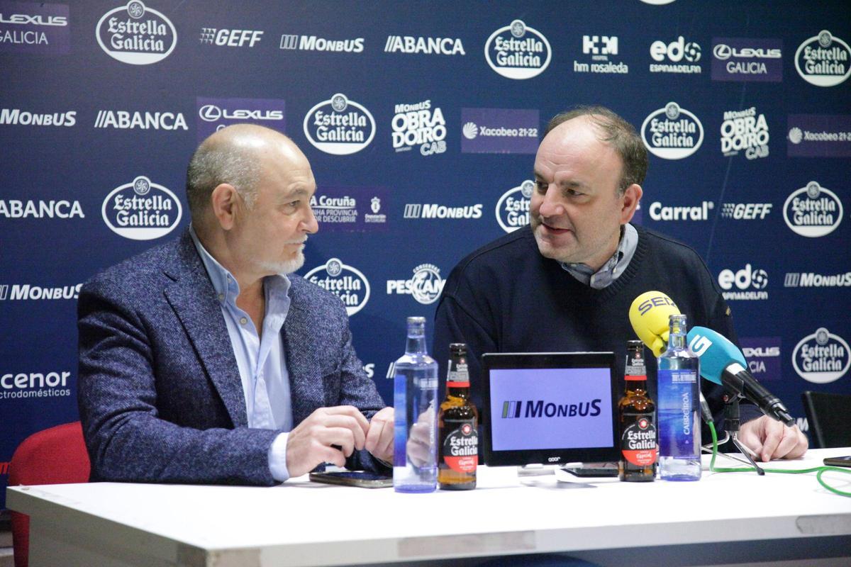 A la izquierda, Antonio Rey, director comercial de Indupanel y Eduardo Pascual, director deportivo del Obradoiro